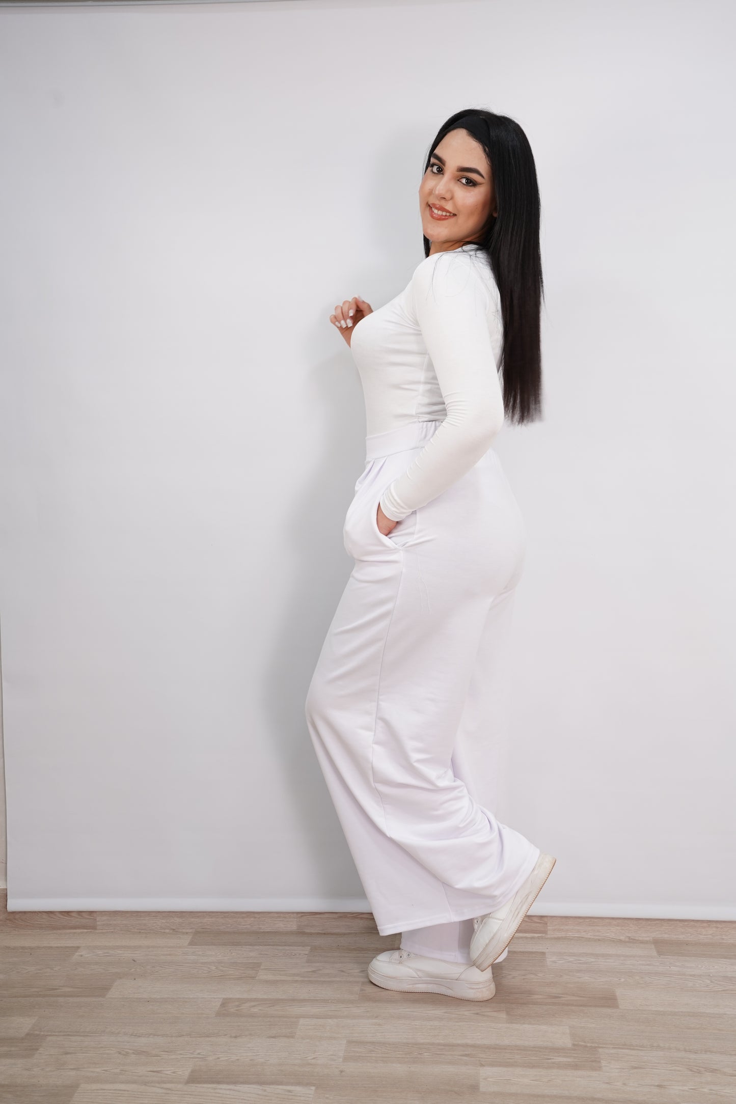 سروال أوفر توب مونطوني: الراحة لا تعني التنازل عن الأناقة!