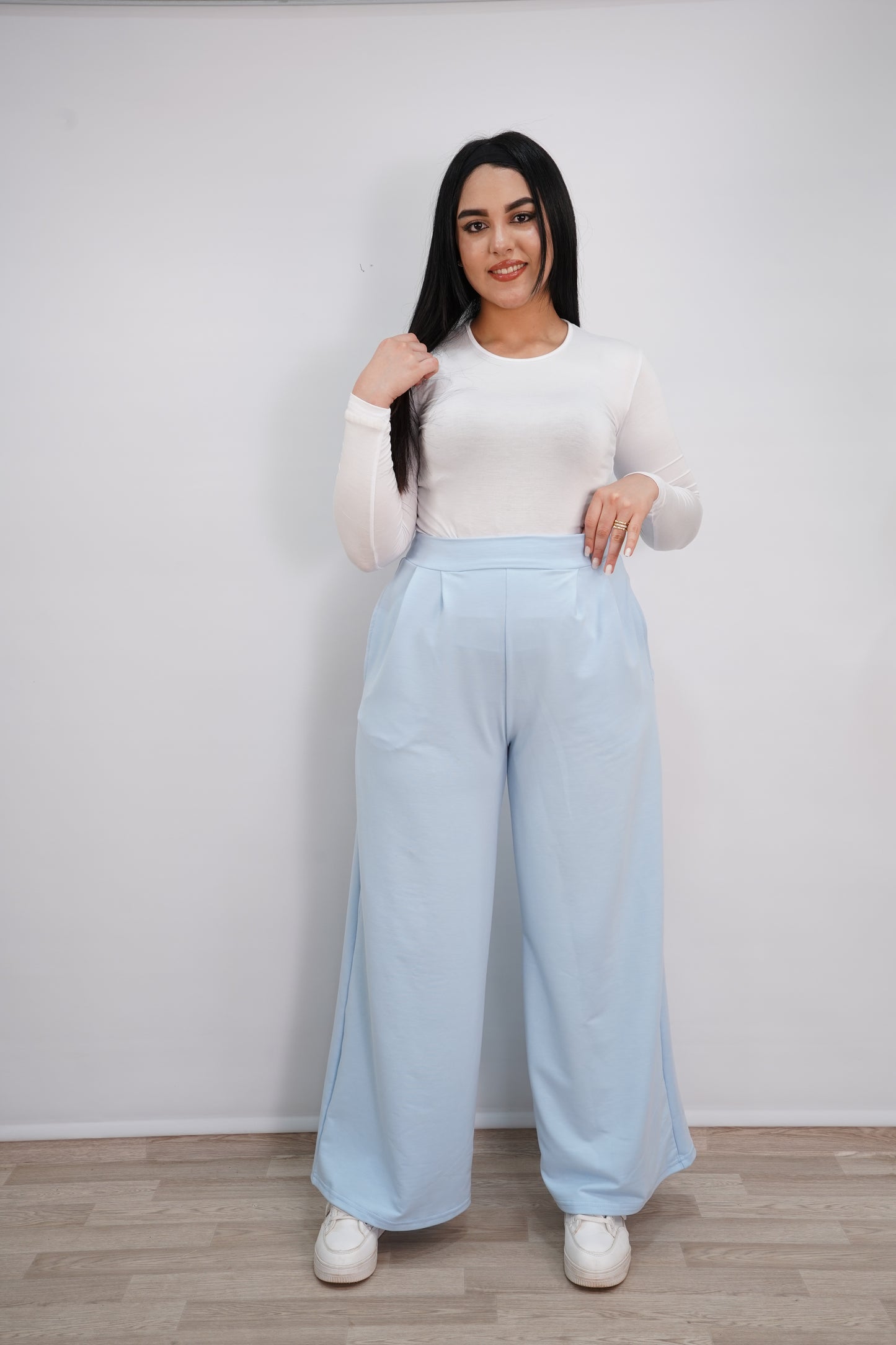 سروال أوفر توب مونطوني: الراحة لا تعني التنازل عن الأناقة!